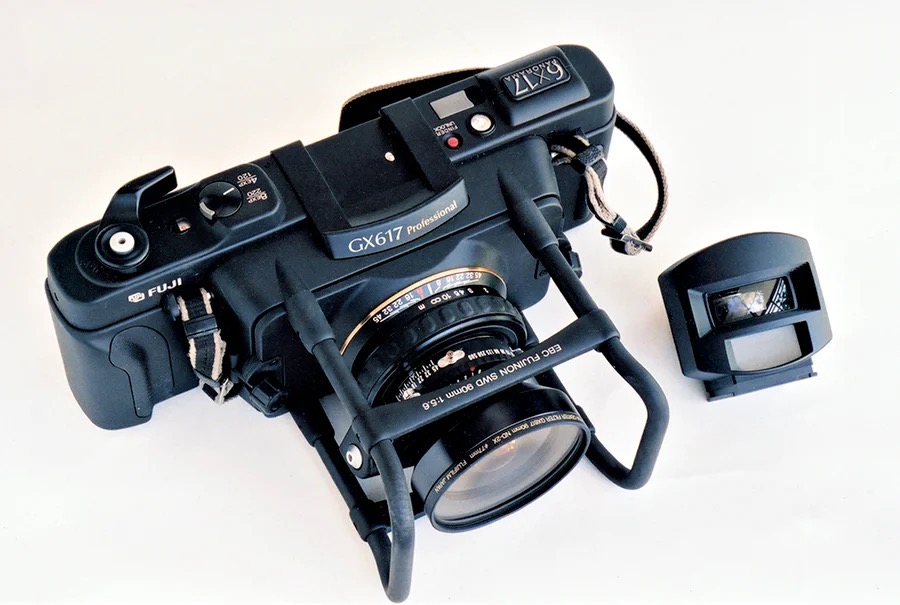 装有 Fujinon 镜头和外置取景器的 Fujifilm GX617 实机